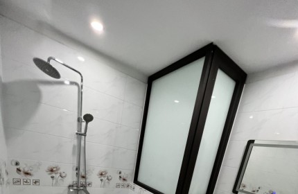 Bán nhà Xã Đàn 40m2 5 tầng, mt 5m, lô góc, 3 mặt ngõ 3 gác đua, 3 thoáng, gần phố, 4.8 tỷ